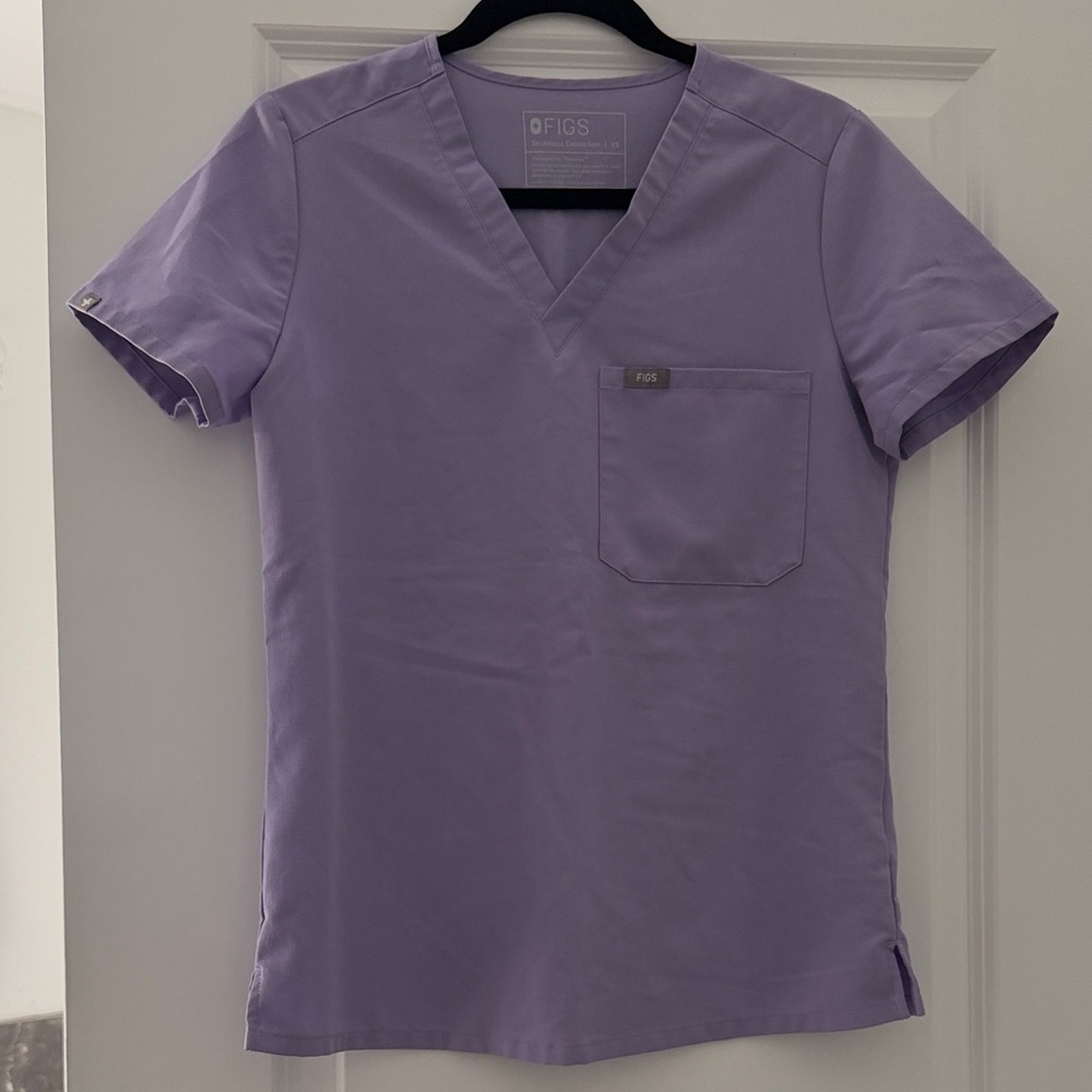Figs lavender XS scrub top